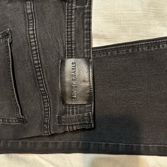 Black Steve’s Jeans - Picture 4 of 5